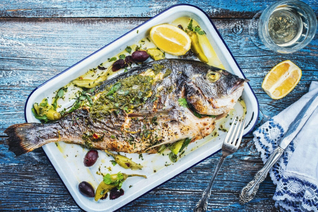 grilled fish with lemon and white wine